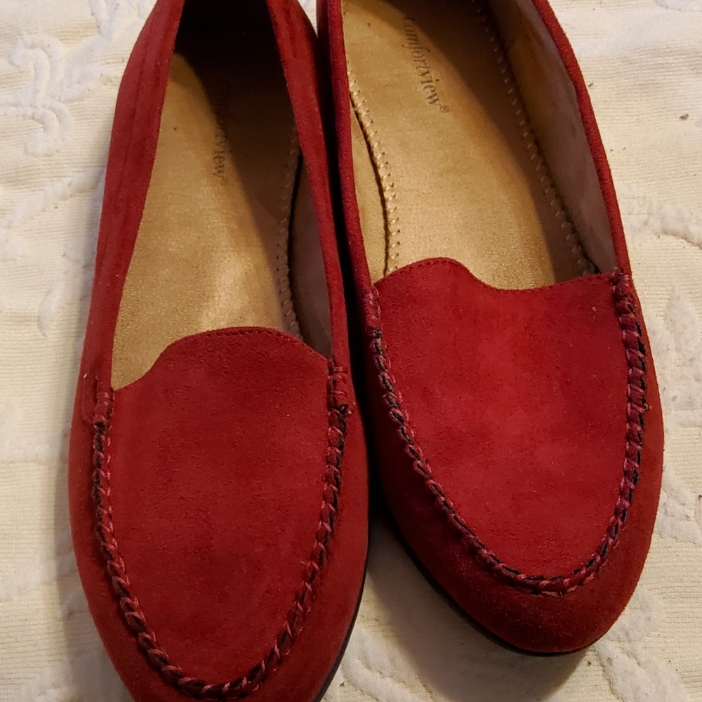 Comfortview Red Faux Suede Flats